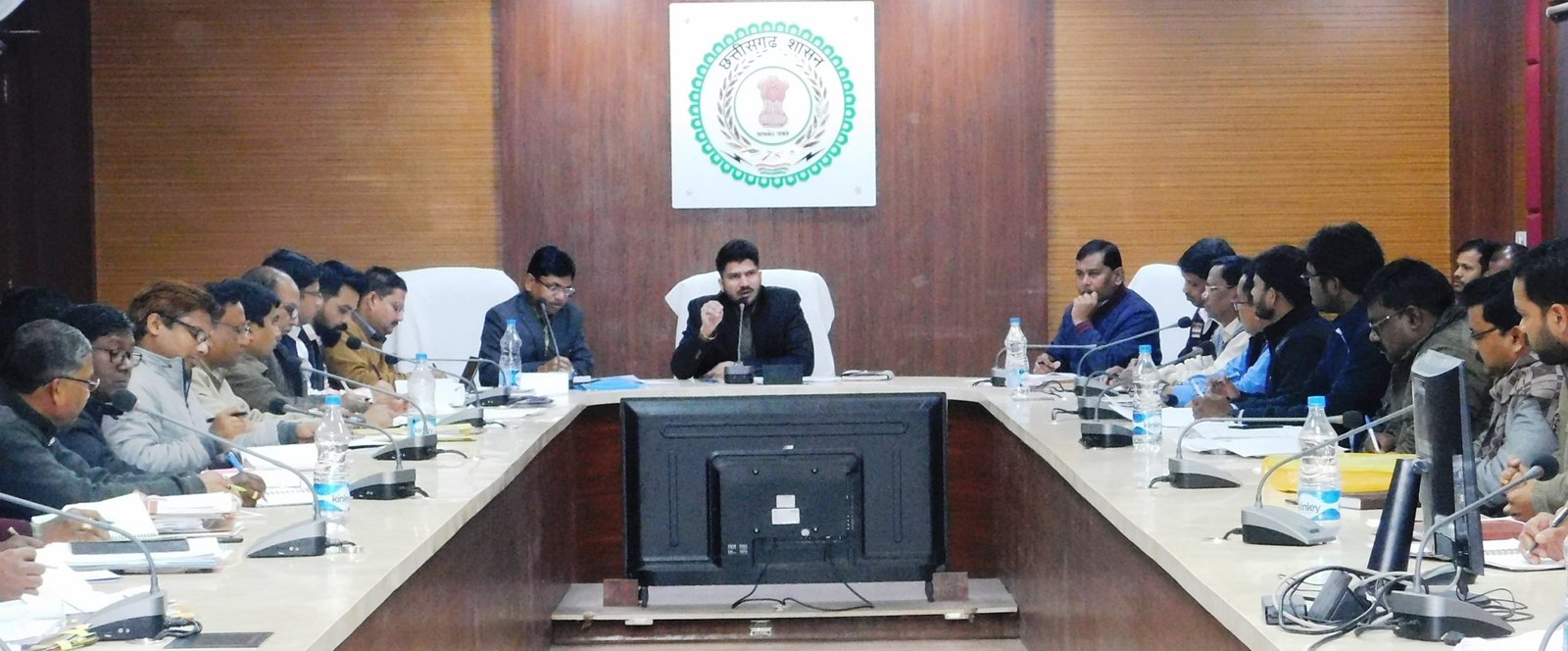 Deadline meeting chaired by Surajpur Collector in joint office meeting
