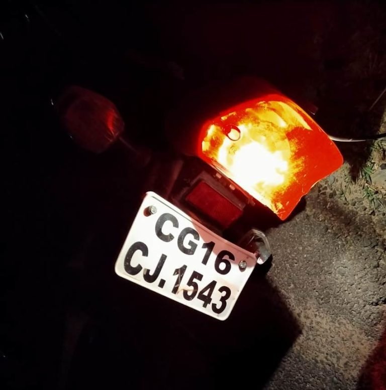 इनोवा कार और बाइक में जबरदस्त टक्कर 3 व्यक्तियों की दर्दनाक मौत